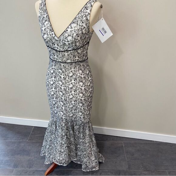 NWT ML MONIQUE LHUILLIER Floral-Embroidered V-Neck Fit-&-Flare Midi Dress sz 2 - Picture 9 of 13